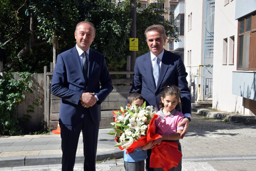 Vali Baruş ve Başsavcı Gürgah, minik öğrencilerin okul heyecanına ortak oldu - Resim: 3