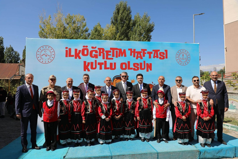 İlköğretim Haftası törenle kutlandı! Başsavcı Çalış da eşlik etti - Resim: 1