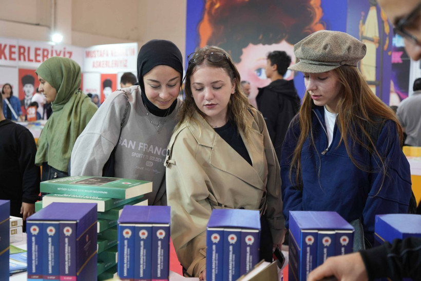 Samsun'da 10. Karadeniz Kitap Fuar açıldı! Açılış kurdelesini Kaymakam Aydın ve Başsavcı Kılıç kesti - Resim: 3