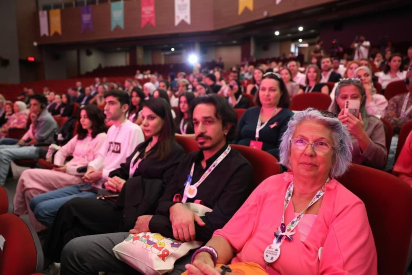 "12. Uluslararası Onkoloji Günleri" başladı! Vali Çakır ve Başsavcı Kantar kanser hastalarıyla buluştu - Resim: 6