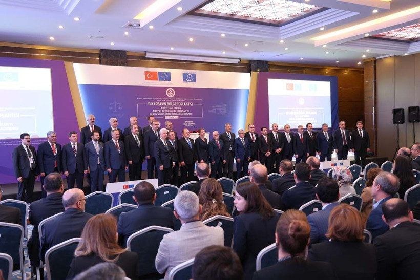 AYM Başkanı Özkaya, Diyarbakır’daki toplantıda konuştu… İşte mesajları - Resim: 7