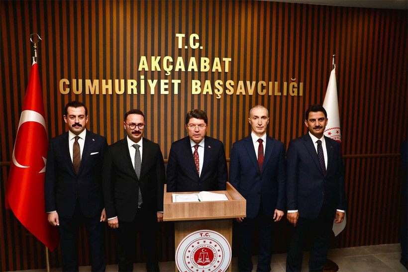 Bakan Tunç, Akçaabat Adliyesi'nde! Yargı mensuplarıyla bir araya geldi - Resim: 1