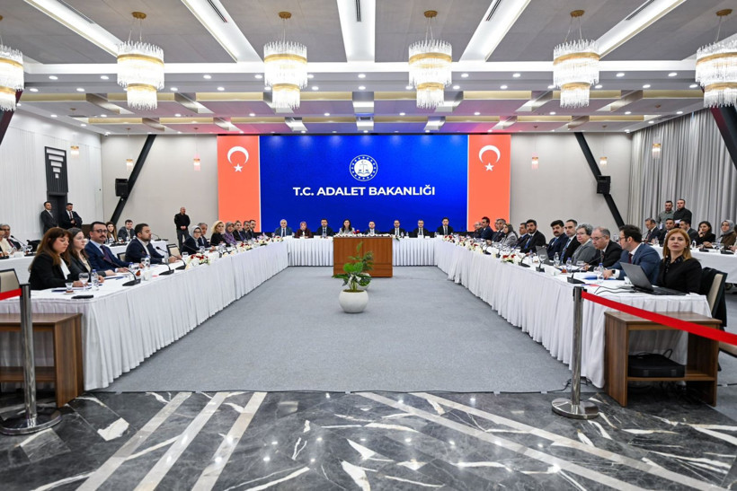 Adalet Bakanlığı başkanlığında Suça Sürüklenen Çocuklar Araştırma Komisyonuyla toplantı yapıldı - Resim: 1