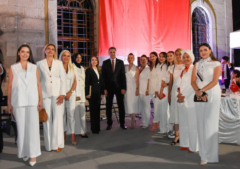 Türkiye'nin dört bir yanında 30 Ağustos Zafer Bayramı coşkusu yaşandı - Resim: 2