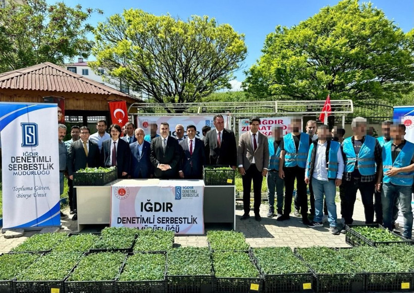 Yükümlülerin rehabilitasyonu için sebze bahçesi oluşturuldu - Resim: 2