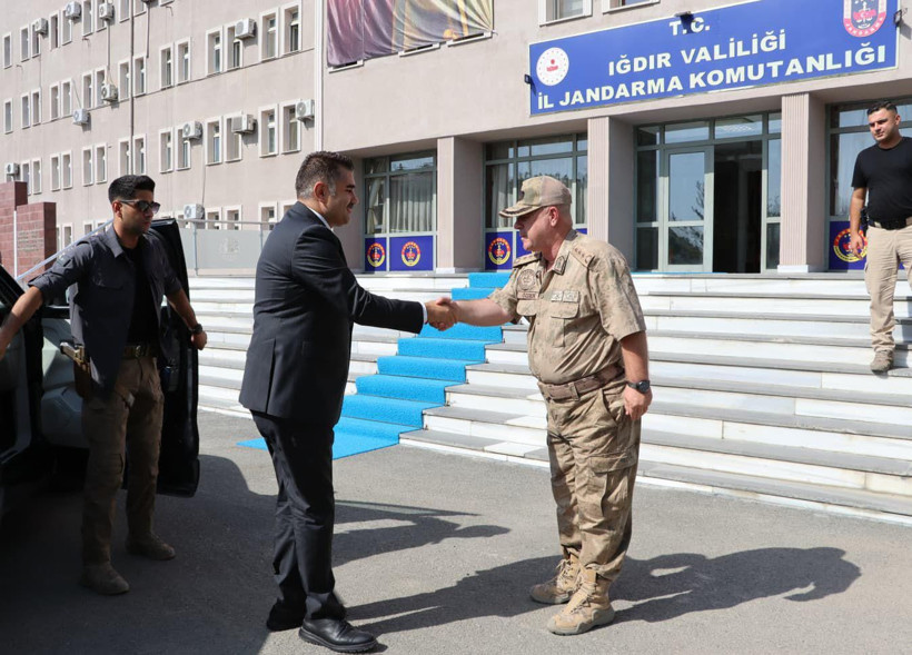 Tuğgeneralliğe terfi etmişti! Yeni rütbesini Vali Turan ve Başsavcı Dede taktı - Resim: 1