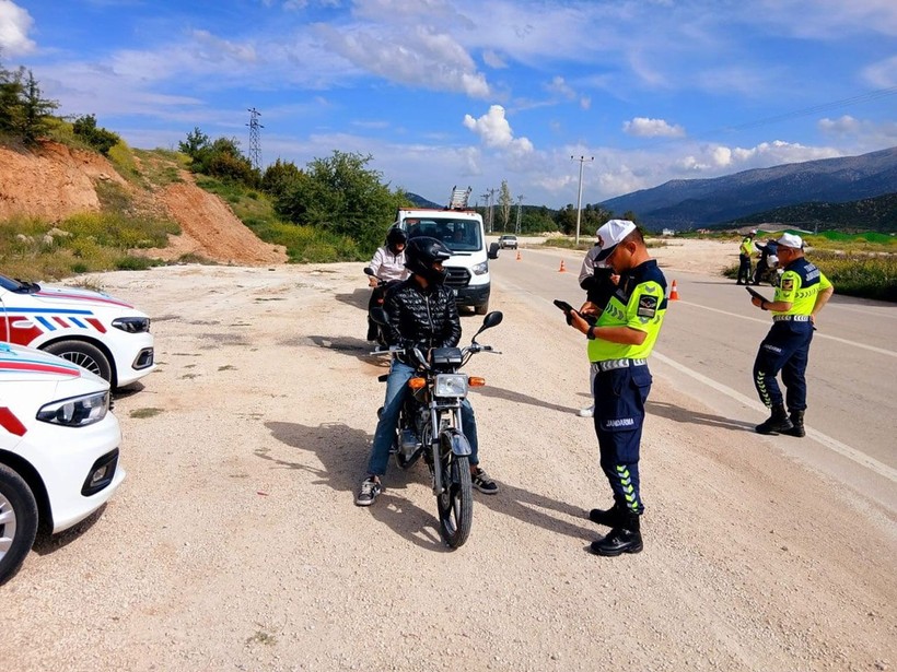 Binlerce motosiklet denetlendi, milyonlarca lira ceza kesildi! - Resim: 3