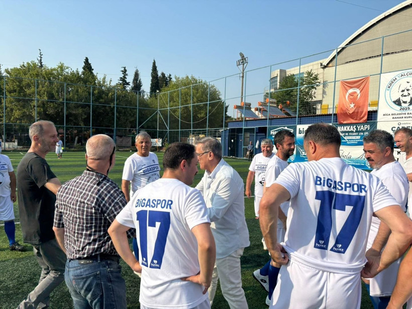 Başsavcı Demir Biga’nın unutulmaz isimleriyle forma giydi - Resim: 4
