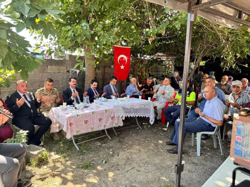Başsavcı ve ilçe protokolü, Şehit Akif Şakir’in mevlidinde bir araya geldi - Resim: 1