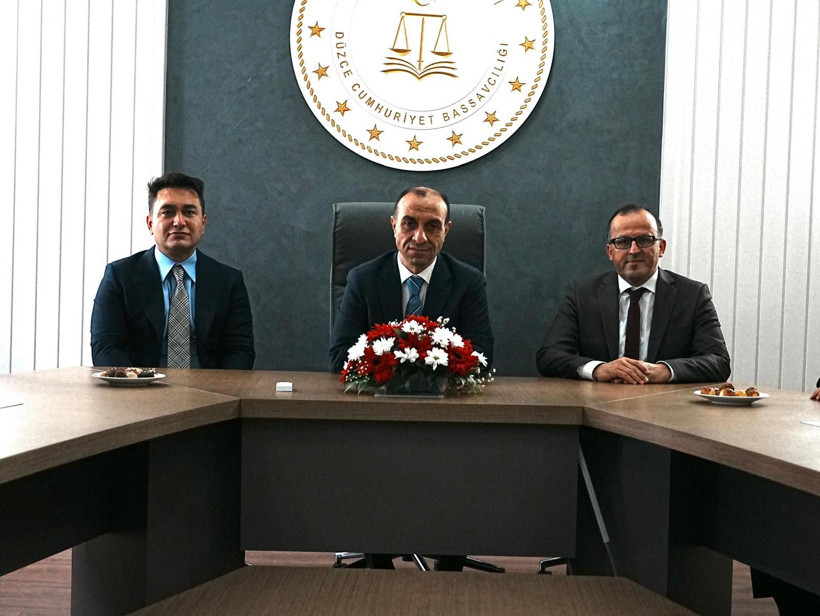 HSK Üyesi Özdemir, Düzce Adliyesi'nde! Başsavcı ve Komisyon Başkanı karşıladı - Resim: 3