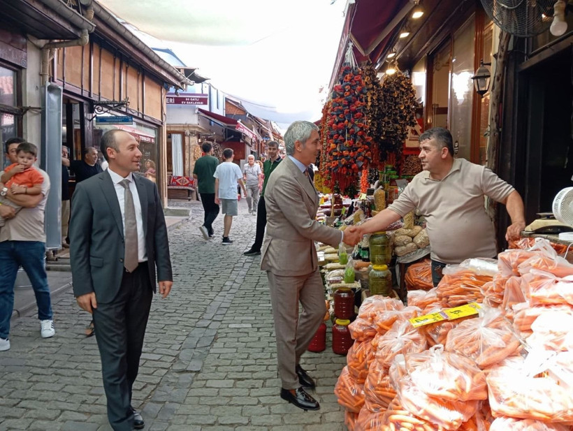 Kaymakam Coşkun ve Başsavcı Güner’den Tarihi Çarşı esnafına ziyaret - Resim: 1