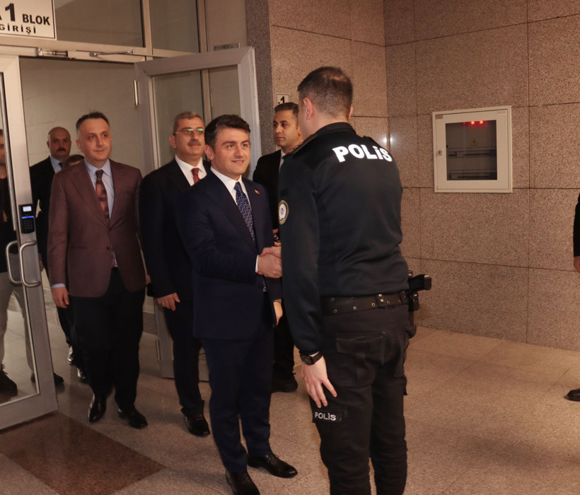 Başsavcı Dönmez'den adliye karakoluna ziyaret - Resim: 1