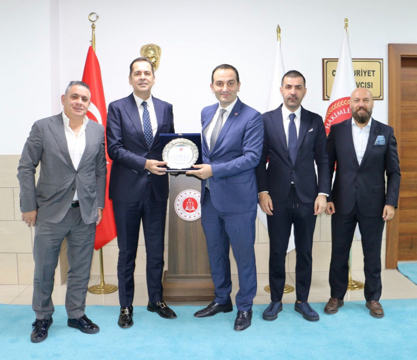 Antalyaspor’dan Başsavcı Kahveci’ye forma jesti - Resim: 1