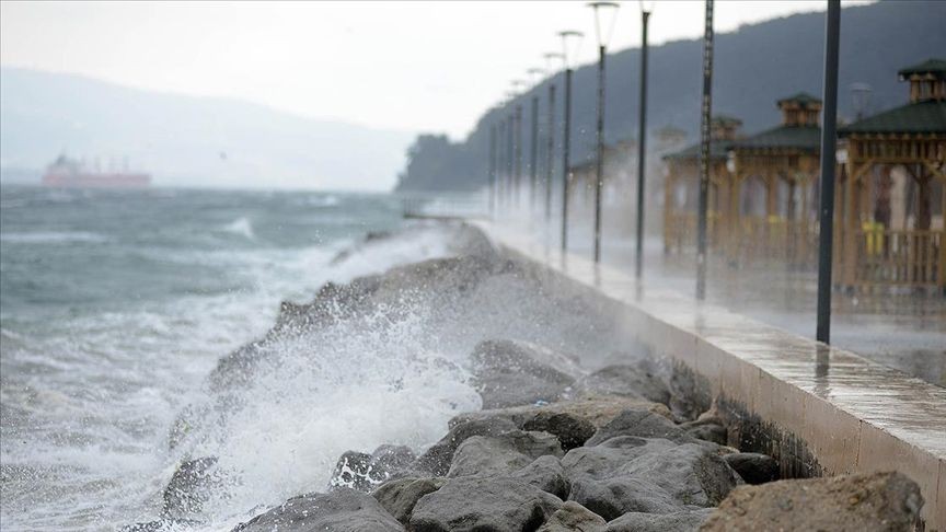 Meteoroloji’den İstanbul’a çamurlu yağmur, 4 ile sarı alarm! Sıcaklık 8 derece birden düşecek! - Resim: 1